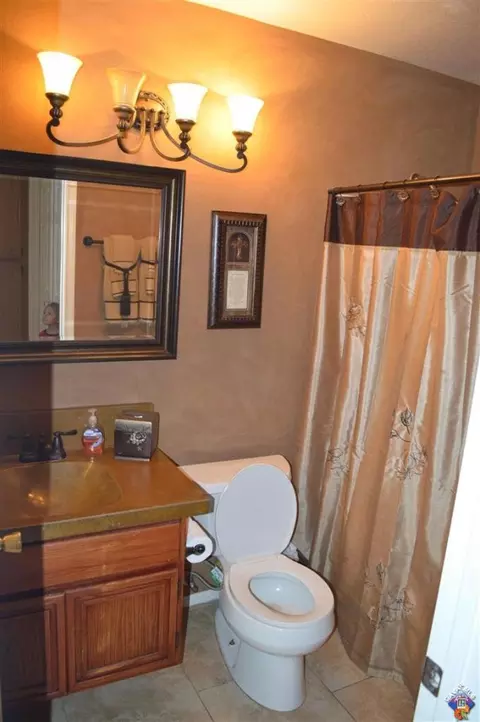 6031 Devonshire Dr, Palmdale, CA 93551 photo 16