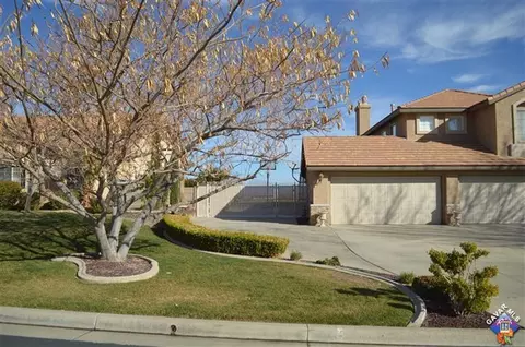 6031 Devonshire Dr, Palmdale, CA 93551 photo 2