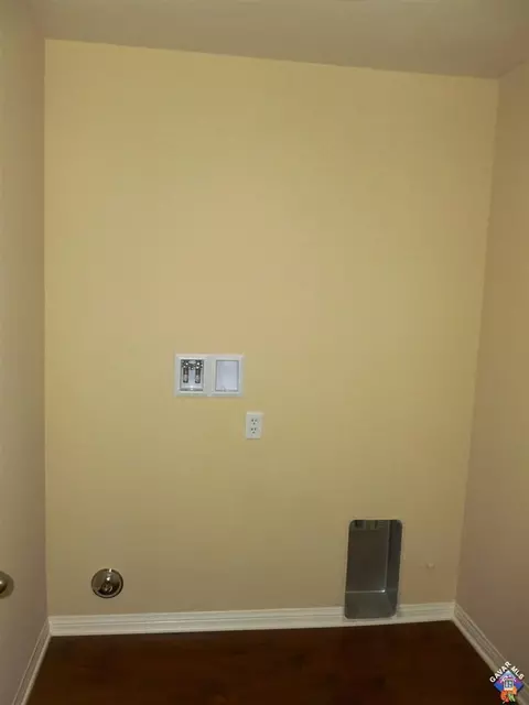 2103 E Kettering St, Lancaster, CA 93535 photo 11