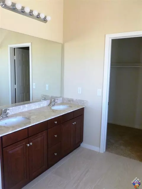 2103 E Kettering St, Lancaster, CA 93535 photo 9