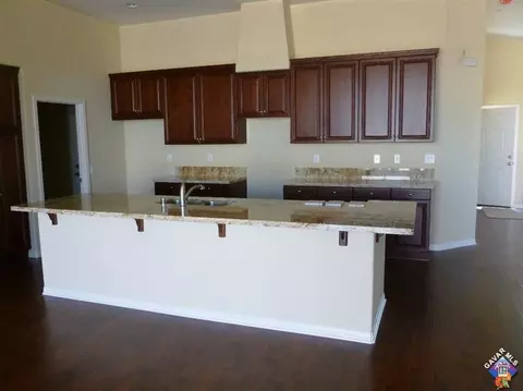 2103 E Kettering St, Lancaster, CA 93535 photo 1