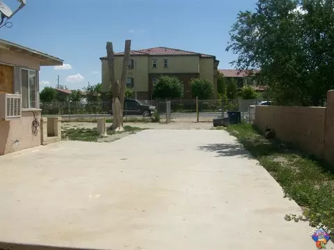 1236 Avenue Q E, Palmdale, CA 93550 photo 2