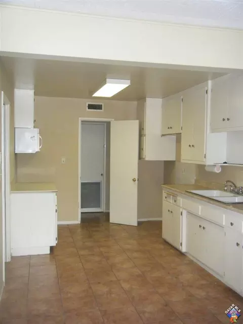 44933 Harlas Ave, Lancaster, CA 93534 photo 12