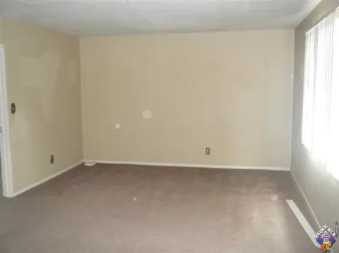 44933 Harlas Ave, Lancaster, CA 93534 photo 5