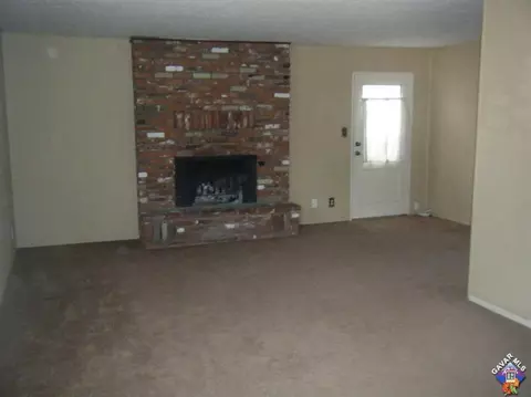 44933 Harlas Ave, Lancaster, CA 93534 photo 3