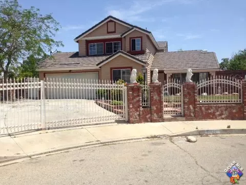 37844 Halifax St, Palmdale, CA 93550 photo 2