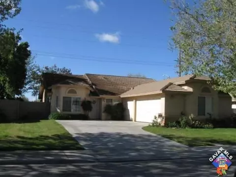 1708 Lightcap St, Lancaster, CA 93535 photo 2