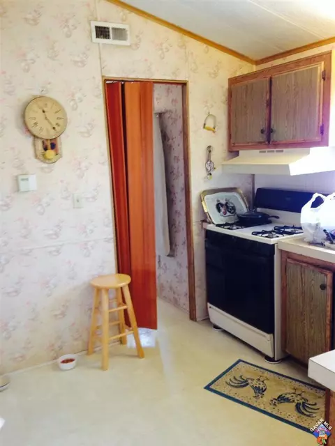 5774 Alice Ave, Mojave, CA 93501 photo 6