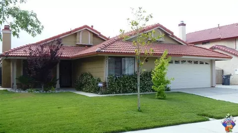 43451 Alep St, Lancaster, CA 93536 photo 2