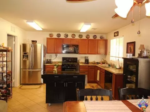 3351 James Ct, Lancaster, CA 93535 photo 4