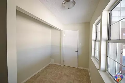 15811 Valeport Ave, Lancaster, CA 93535 photo 8