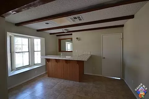 15811 Valeport Ave, Lancaster, CA 93535 photo 4