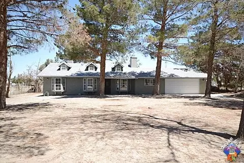 15811 Valeport Ave, Lancaster, CA 93535 photo 1
