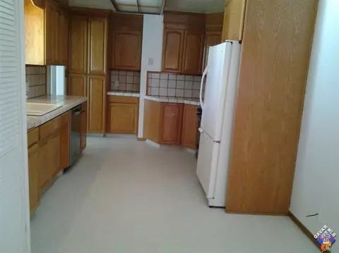44937 15th St, Lancaster, CA 93534 photo 2