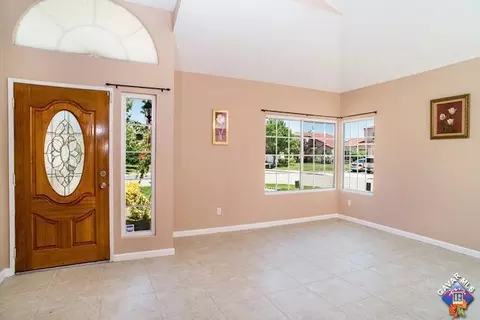 37613 Peach Dr, Palmdale, CA 93550 photo 3