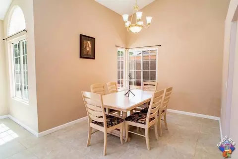 37613 Peach Dr, Palmdale, CA 93550 photo 4