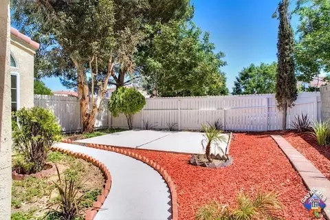 37613 Peach Dr, Palmdale, CA 93550 photo 15