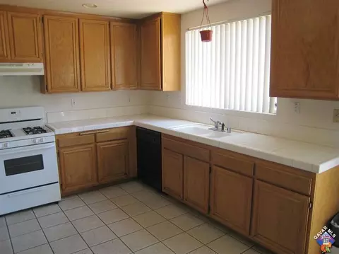 44103 E 17th Street St, Lancaster, CA 93535 photo 5