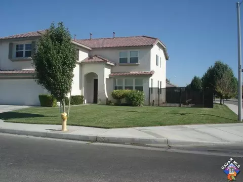 4542 Jade Ct, Lancaster, CA 93536 photo 2