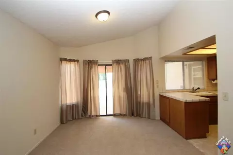 37206 Crescent Ct, Palmdale, CA 93550 photo 5