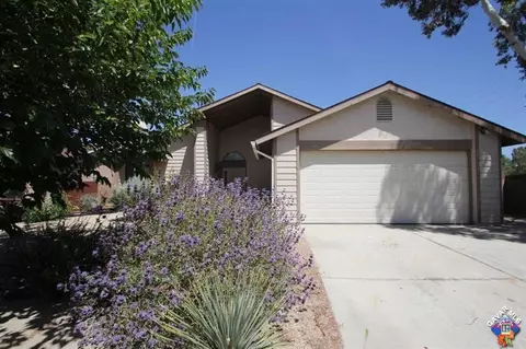 37206 Crescent Ct, Palmdale, CA 93550 photo 1