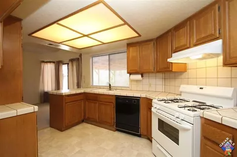 37206 Crescent Ct, Palmdale, CA 93550 photo 7