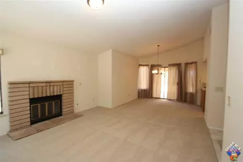37206 Crescent Ct, Palmdale, CA 93550 photo 4