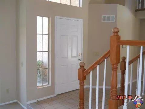 638 Beverly Ct, Lancaster, CA 93535 photo 2