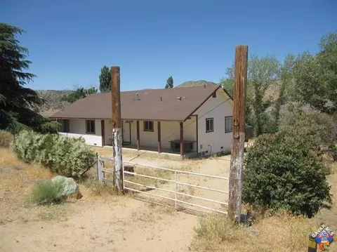 21901 Old Well Rd, Tehachapi, CA 93561 photo 1