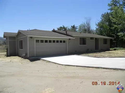 28200 Black Gold Way, Tehachapi, CA 93561 photo 2