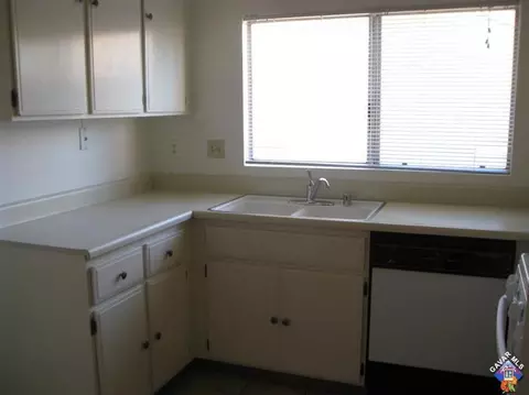 37138 29th St, Palmdale, CA 93550 photo 2