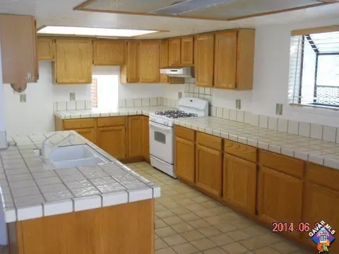 1603 E Lingard St, Lancaster, CA 93535 photo 3