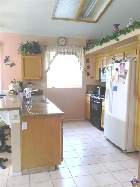 5846 Opal Ave, Palmdale, CA 93552 photo 3