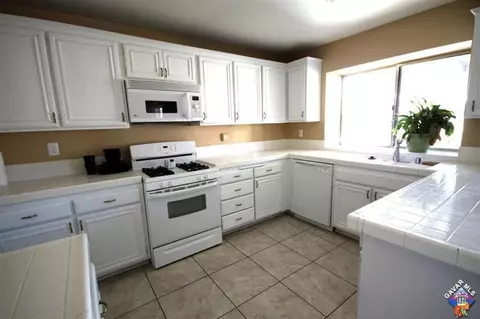 36916 Solvay St, Palmdale, CA 93552 photo 4