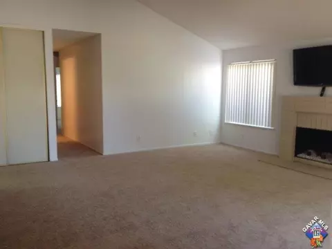 836 E Kildare St, Lancaster, CA 93535 photo 3