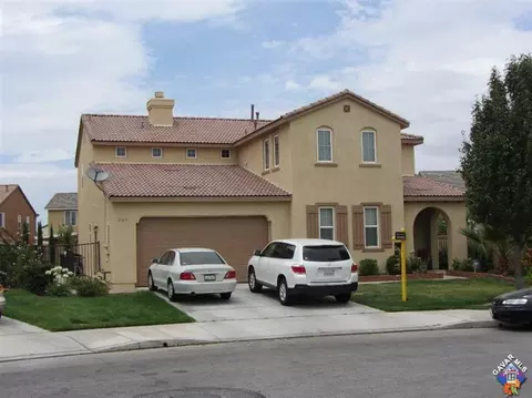 2147 Beechwood St, Lancaster, CA 93535 photo 1