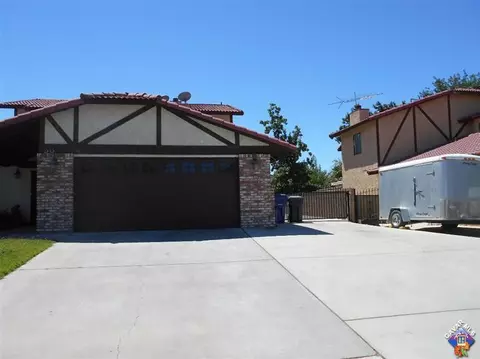 1252 Chagal Ave, Lancaster, CA 93535 photo 2