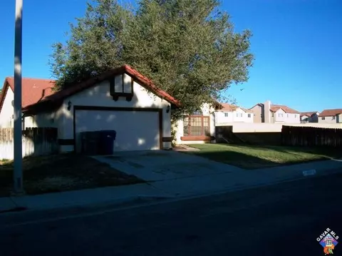 43300 E 11th St, Lancaster, CA 93535 photo 2