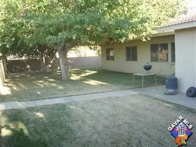 3853 Avenue T4 E, Palmdale, CA 93550 photo 2
