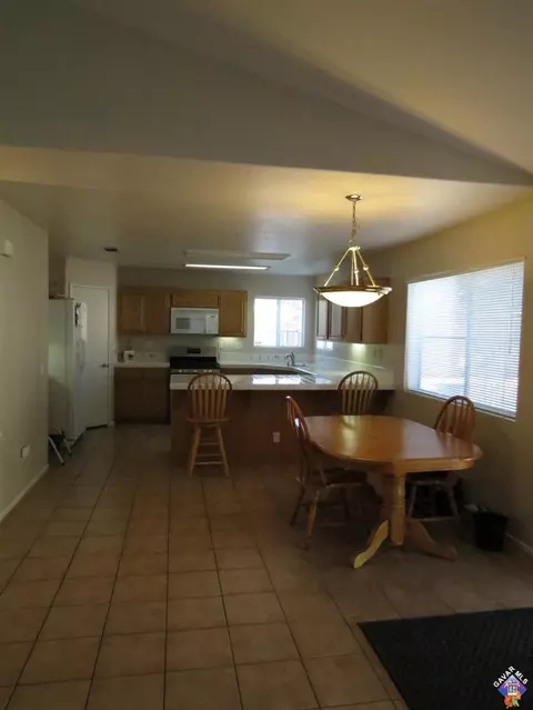 37530 56th St E, Palmdale, CA 93552 photo 5