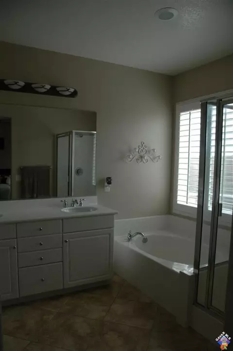 6104 Starview Dr, Lancaster, CA 93536 photo 4