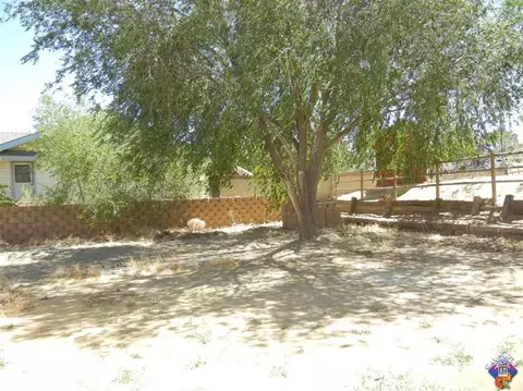 22341 Vaquero Dr, Tehachapi, CA 93561 photo 3