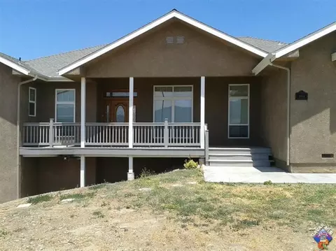 19901 Sycamore Dr, Tehachapi, CA 93561 photo 2