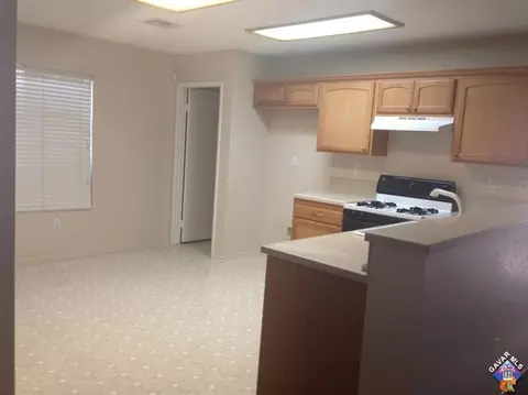 6147 Treehaven Ct, Lancaster, CA 93536 photo 3