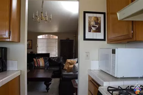 37615 57th St, Palmdale, CA 93552 photo 6