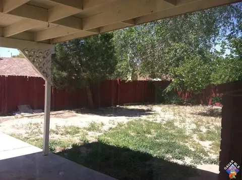 44107 4th St, Lancaster, CA 93535 photo 8