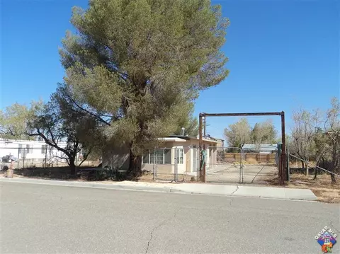 26707 Ferguson St, Boron, CA 93516 photo 3