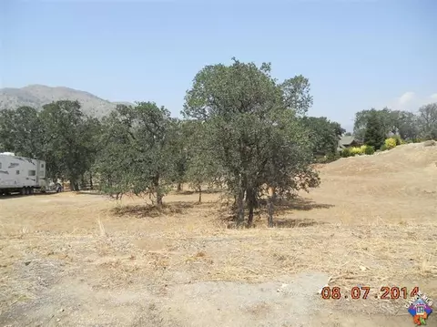 22101 Knob Ct, Tehachapi, CA 93561 photo 2