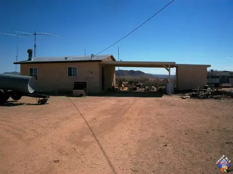 43111 E 260th St, Lancaster, CA 93535 photo 3