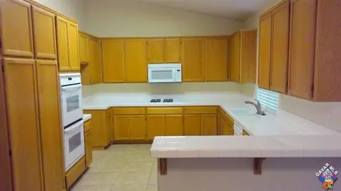 2802 Sunnyvale Rd, Lancaster, CA 93536 photo 8